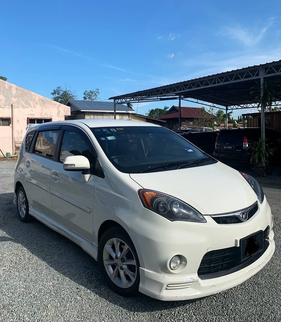 QUALITY USED CAR FOR SALE PERODUA LIFT 1.5 CAR YEAR 2011
