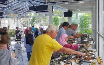 Buffet breakfast tepi Tasik Putrajaya