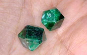 Batu emerald aka zamrud